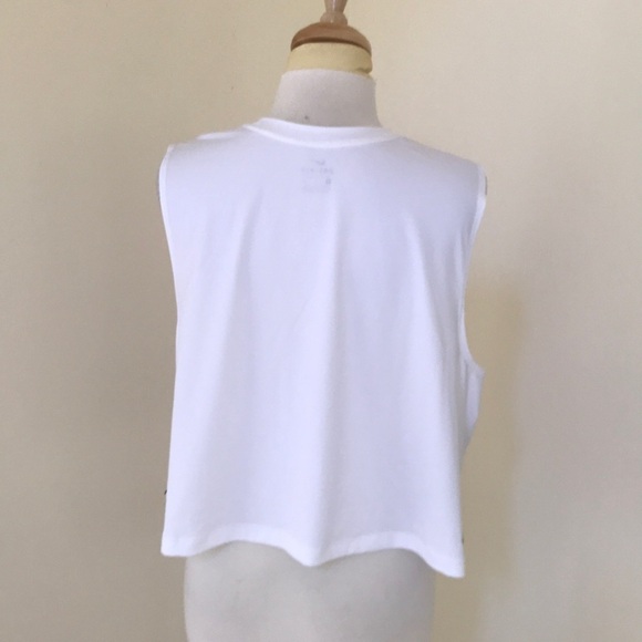 NWT! NIKE white Just Do It cropped sports tee - Picture 5 of 8